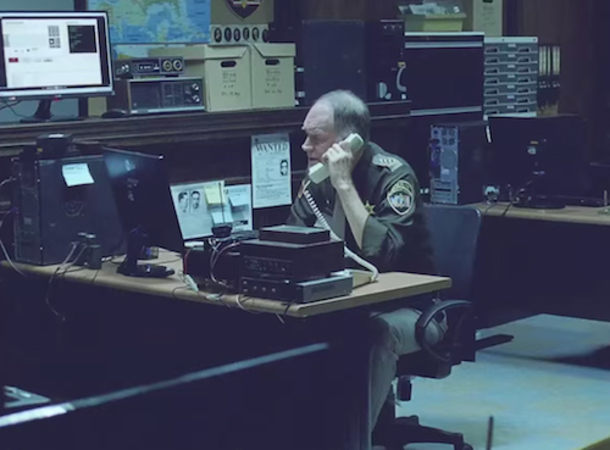 A Boy Searching For His Mother In Heaven Calls 911, Officer Offers Boy A Truly Amazing Solution - picture 2