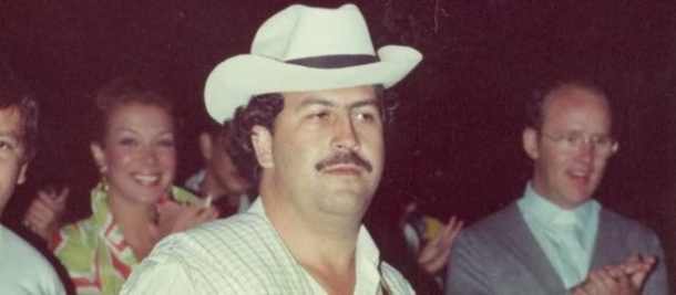 A Columbian Farmer Finds Drug Money Worth $600,000,000 Buried By Pablo Escobar - picture 4