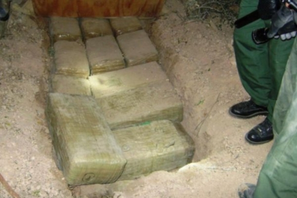 A Columbian Farmer Finds Drug Money Worth $600,000,000 Buried By Pablo Escobar - picture 8