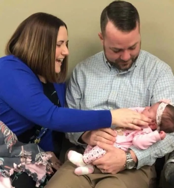 A couple in Indiana adopts a girl who was abandoned as a baby and left in a baby box. - picture 3