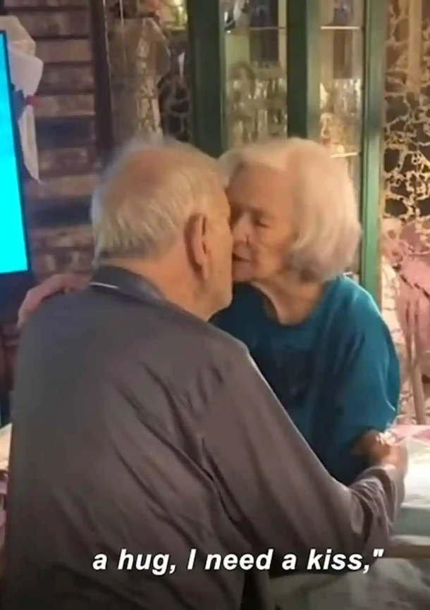 A couple reveals how they've been head over heels in love for 72 years: ‘Eternal Love’ - picture 4
