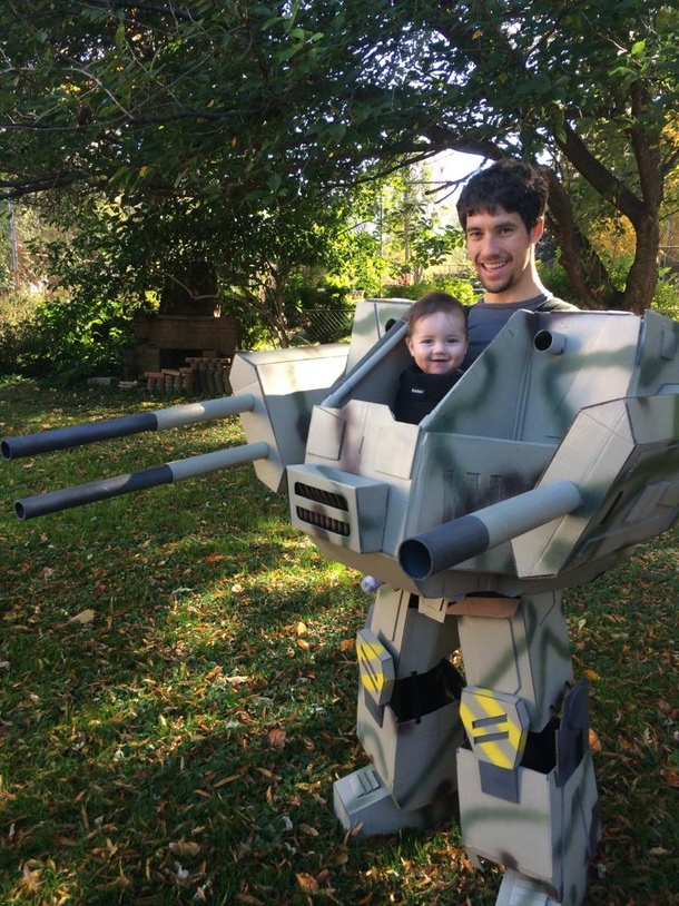 A Dad Made This Incredible Halloween Costume So He Could Carry His Baby With Him In Style - picture 5