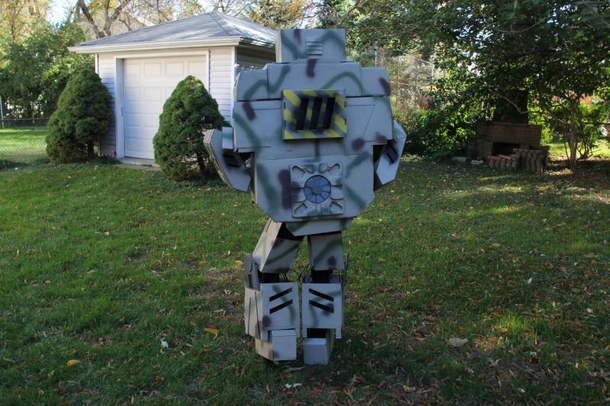 A Dad Made This Incredible Halloween Costume So He Could Carry His Baby With Him In Style - picture 7