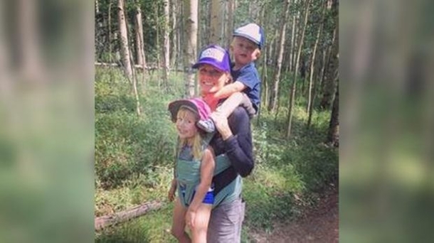 A Frantic Mother Jumps In Lake, Dies As People See What’s Right Above Her Head - picture 2
