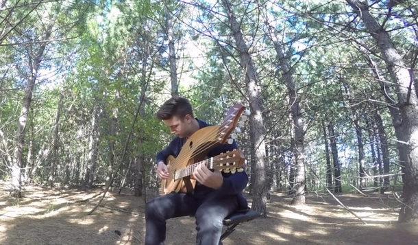 A Guitarist's Rendition Of 'Sound Of Silence' On His ​18-String Guitar Is Jaw Dropping - picture 2