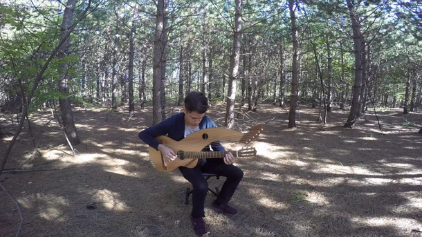 A Guitarist's Rendition Of 'Sound Of Silence' On His ​18-String Guitar Is Jaw Dropping - picture 5