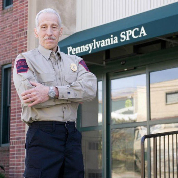 A Hero Cop Who Lived His Life Protecting Animals Was Diagnosed With Terminal Cancer - picture 2
