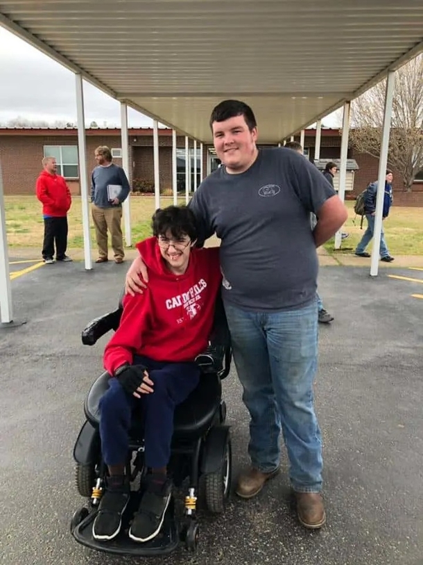 A High Schooler's Two-Year Savings Pays Off: Buys Friend a New Electric Wheelchair - picture 4
