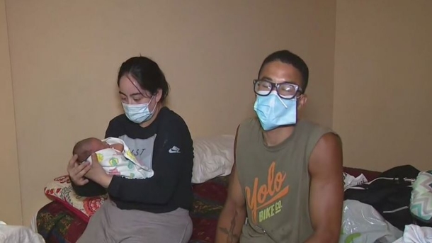 A Homeless US Air Force veteran delivers his own baby inside the car he and his wife are living in – lets give him congrats! - picture 3
