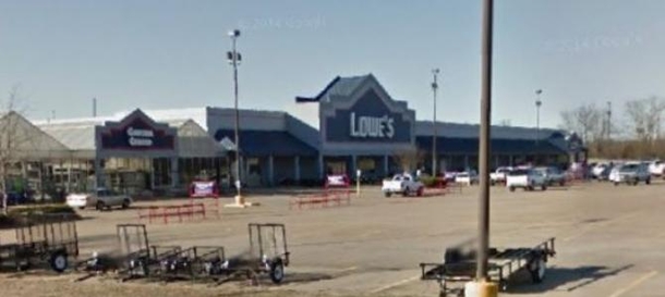 A Lowe's Customer Opens A Drawer Then Gets The Shock Of A Lifetime! - picture 2