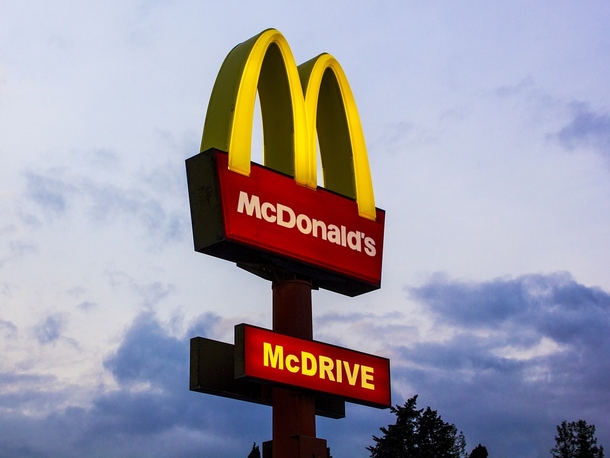 A McDonald’s Worker Squirts This Into An Officer’s Meal, And Now He's Getting 20 Years In Jail - picture 3