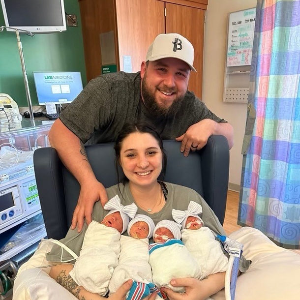 A True Miracle: Couple welcomes beautiful rare quadruplets – two sets of identical twins - picture 2