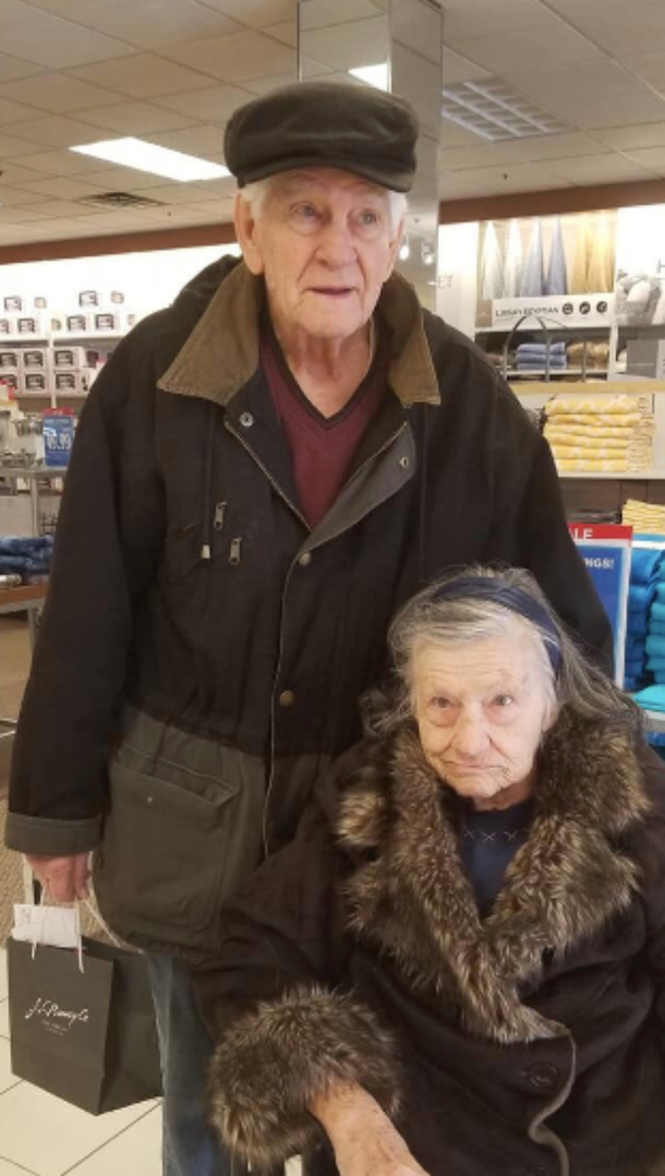 After 63 Years Of A Happy Marriage, Husband Gets On One Knee To Propose Again - picture 2