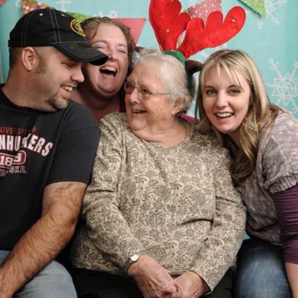 After her Grandma dies at 89, funeral guests cover church with her quilts, secret shocks grieving family - picture 2