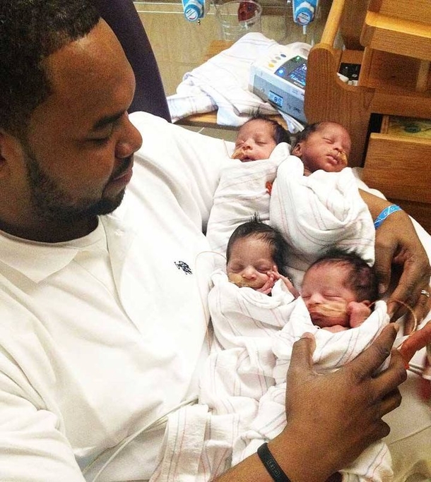 After his wife passed away giving birth, devasted single Father dedicates his life to his quadruplets - picture 7