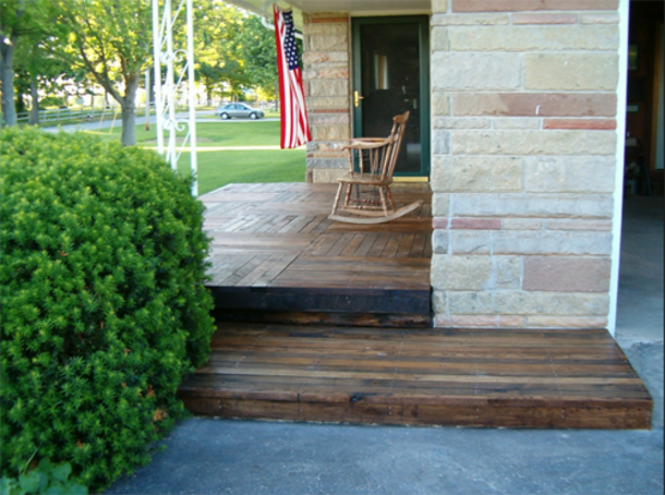 After Taking The Pallets Apart, He Puts Them On The Porch. The Result? Awesome DIY Right Here! - picture 6