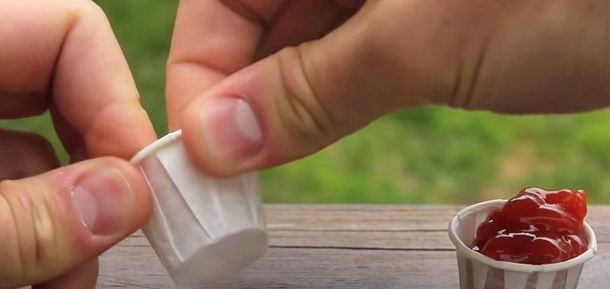After Watching This, You Will Realize You Have Been Using Ketchup Cups All Wrong! - picture 2