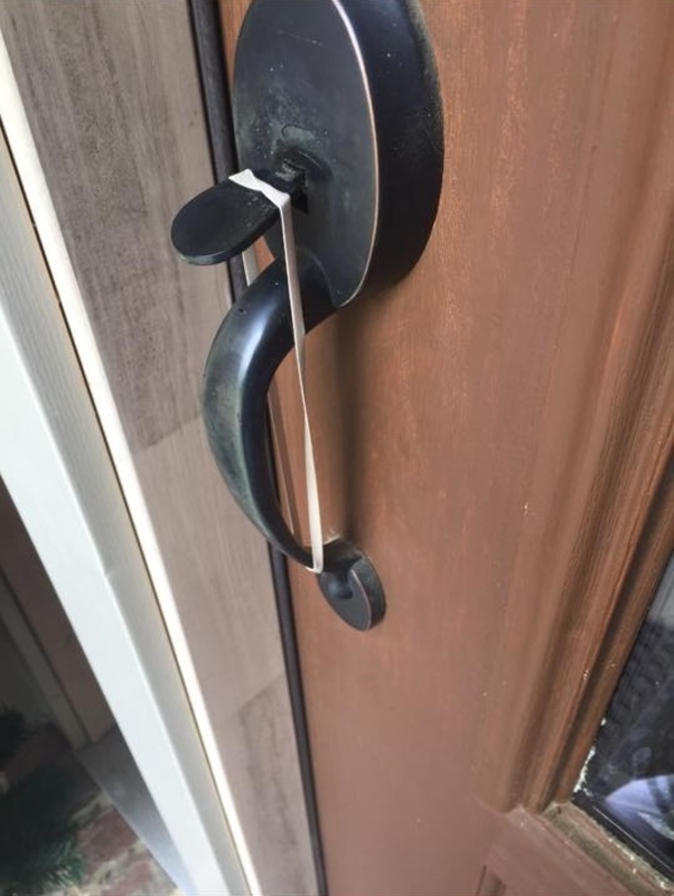ALERT: If You Spot A Rubber Band On Your Front Door Handle, Here’s What You NEED To Know… - picture 2