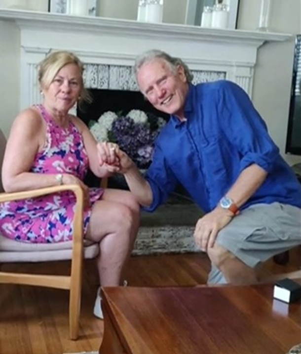 Am I Seeing A Pearl!? Couple Finds “1-In-A-Million” Treasure While Dining In Rhode Island, WOW! - picture 4