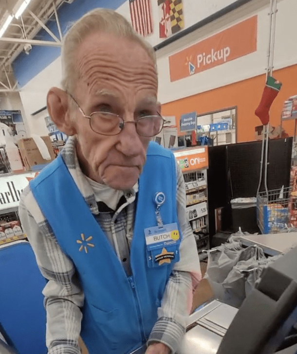 Amazing customer raises $50,000 in only 24 hours so 82-year-old Walmart employee can retire in time for Christmas - picture 2