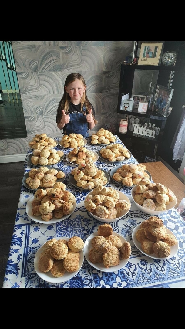 An 8-year-old girl with autism makes hundreds of scones to cheer up elderly during coronavirus lockdown - picture 4