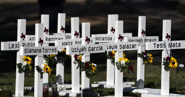 Anonymous donor gives $175,000 to cover all funeral costs for victims of Texas school shooting - picture 2