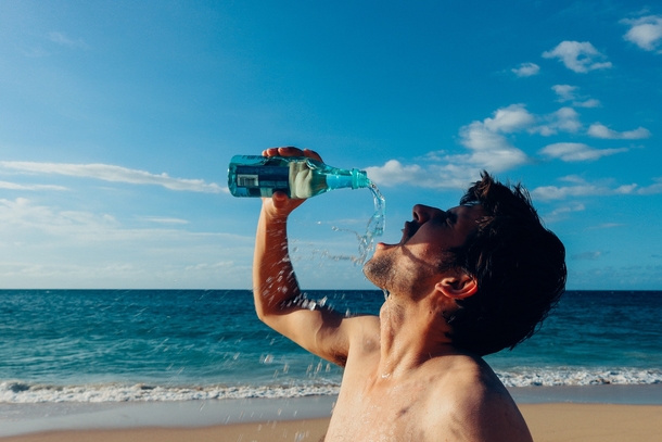 Are you drinking enough water? Here are 10 common signs of dehydration - picture 2