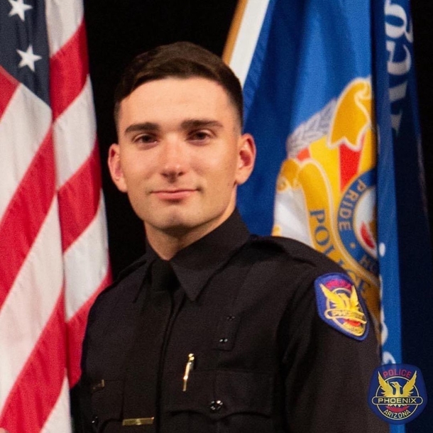 Arizona Cop opens his eyes after being shot 8 times in near-fatal shooting - picture 2