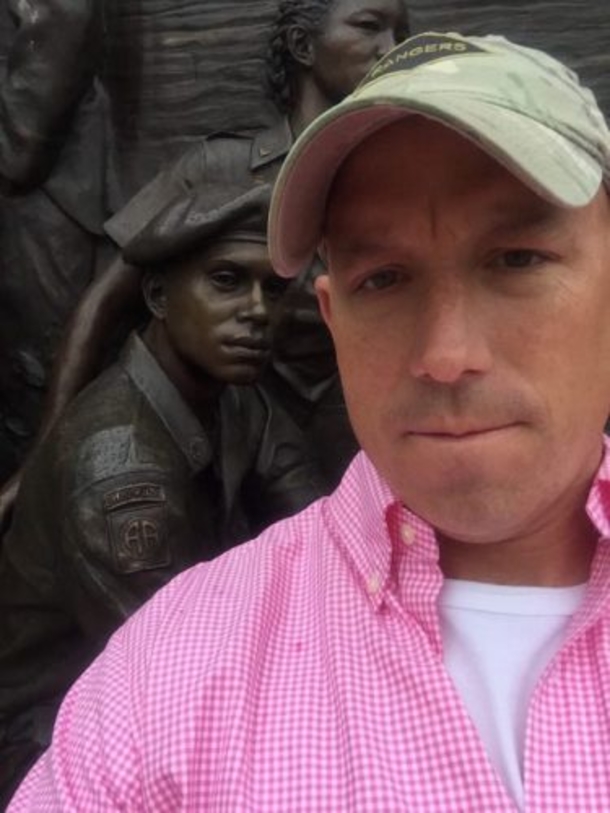 Army Soldier See Two People Inside Taco Bell And Makes Swift Choice That Would Change Everything - picture 4