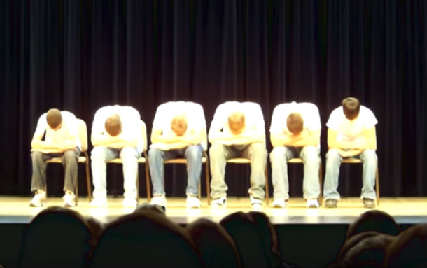 Audience Confused When They See 6 Teens Sitting On Stage. Once Kid On Left Moves, Everything Changes - picture 2