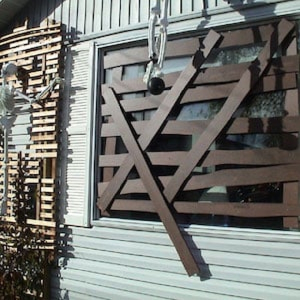 Awesome Halloween Window Decor Ideas For 2022 - picture 10