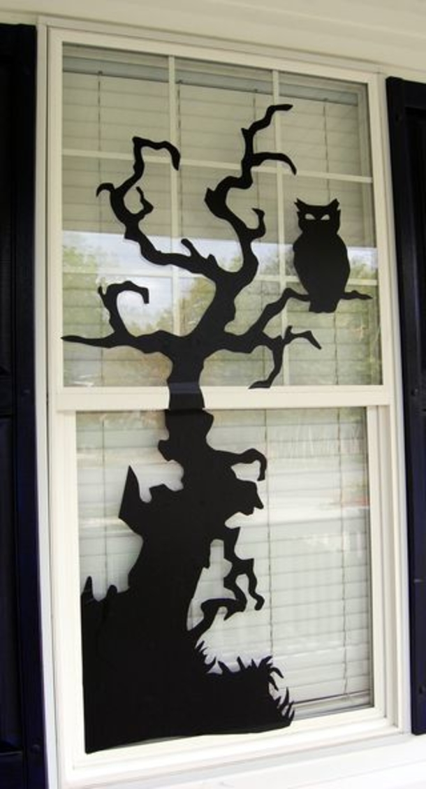 Awesome Halloween Window Decor Ideas For 2022 - picture 4