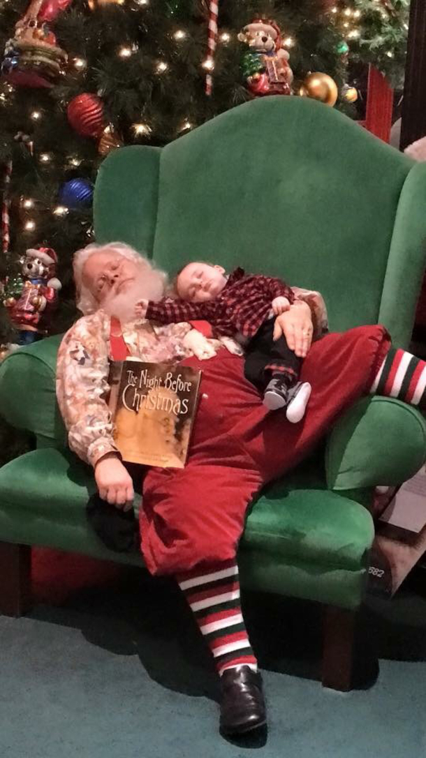 Baby Falls Asleep Waiting In Line For Santa, Epic Photo Results - picture 3