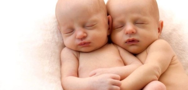 Baby Girl Embraced Dying Twin Sister. What Followed Shocked The World - picture 2