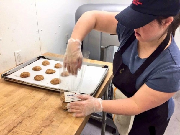 Baker With Down Syndrome Is Rejected From Every Bakery, Opens Her Own Shop Instead - picture 5