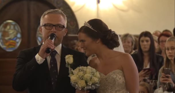 Beautiful Bride Performs "You Raise Me Up", Tears Fall As Dad Does The Unexpected - picture 4