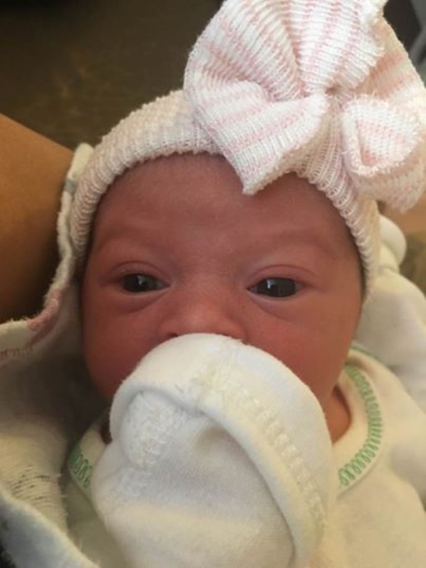 BEFORE SHE DIED, SHE STRAPPED HER BABY IN A CARSEAT AND THREW IT OUT THE WINDOW. THE PEOPLE WHO FOUND IT WERE LEFT SPEECHLESS. - picture 4