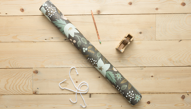 Before Wrapping, Always Line The Inside Of The Paper With Ribbon. Here's Why - picture 15