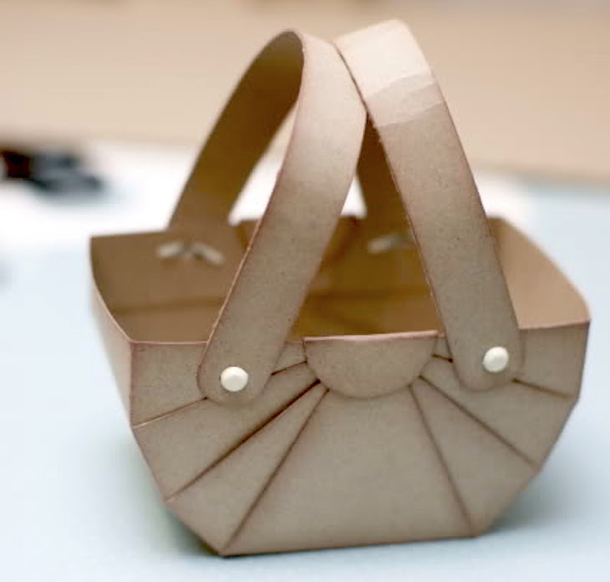 Before Wrapping, Always Line The Inside Of The Paper With Ribbon. Here's Why - picture 8