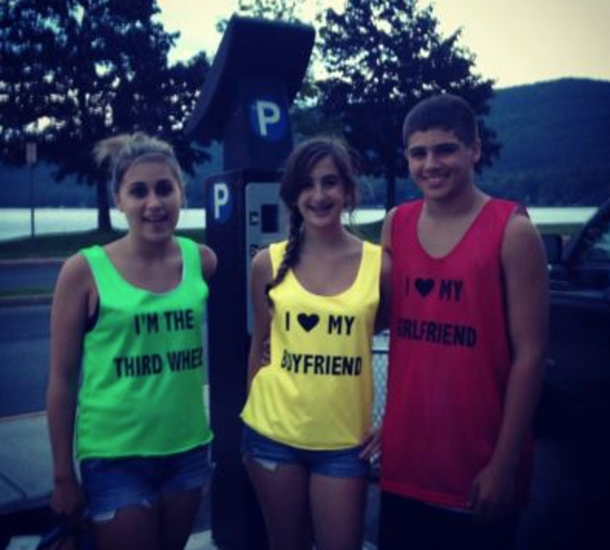 Being The 3rd Wheel Sucks (10 Pictures) - picture 3