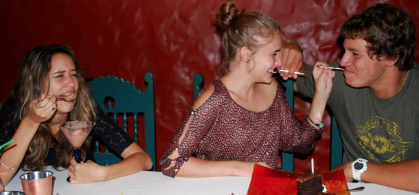 Being The 3rd Wheel Sucks (10 Pictures) - picture 5