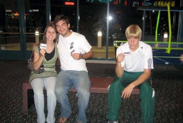 Being The 3rd Wheel Sucks (10 Pictures) - picture 6
