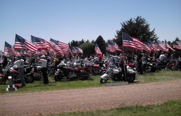 Bikers Heard This Marine’s Remains Were Coming Home in a USPS Box. They Couldn’t Let That Happen. - picture 3