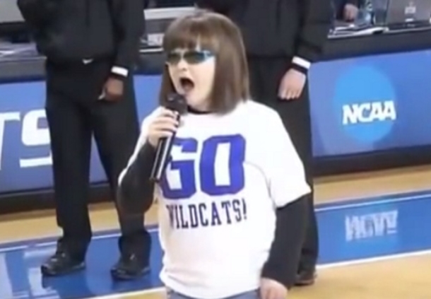 Blind Teen Takes The Mic In Front Of Crowd, Within Moments She Blows Everyone's Mind - picture 3