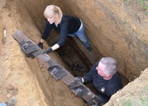 Body Exhumed After 90 Years: What Was Found Astonished Investigators - picture 2