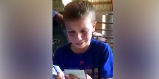 BOY OPENS ENVELOPE CONTAINING ONE LAST CHORE-BEGINS BAWLING WHEN HE LOOKS INSIDE - picture 2