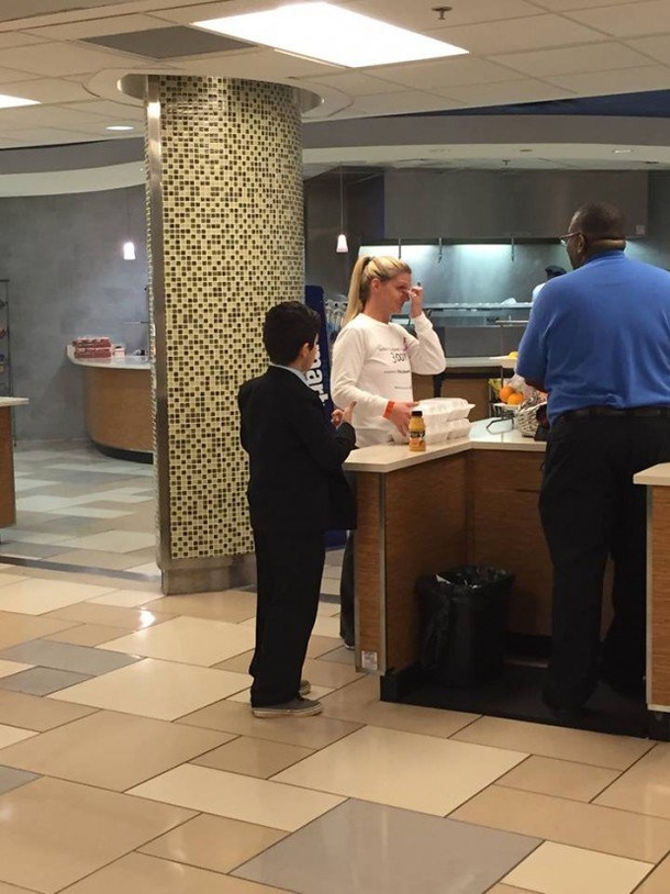 Boy Stops Woman In Line, Says One Thing To Her That Leaves Her Sobbing - picture 4