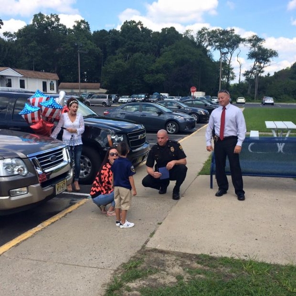 Boy Stuns Cops After He Walks Into Station, Then They See What He’s Holding - picture 4