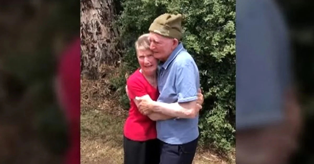 Brother and sister hold onto each other tightly after 80 years separated, and never want to let go - picture 2