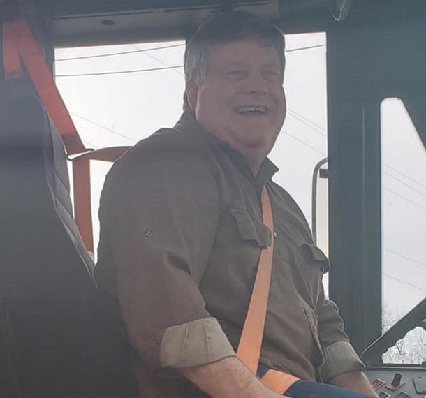 Bus driver grabs kids early in the morning and heads to school – parents find out their kids aren't there - picture 3